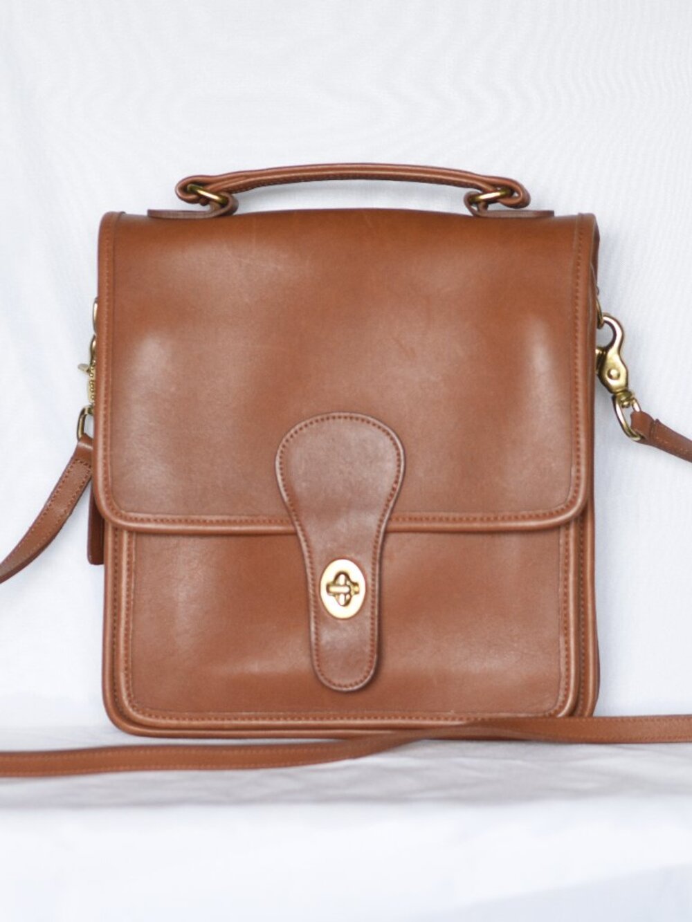 Coach Vintage British Tan Station Bag Of Glove-Tanned Cowhide B7L-5130 - USA